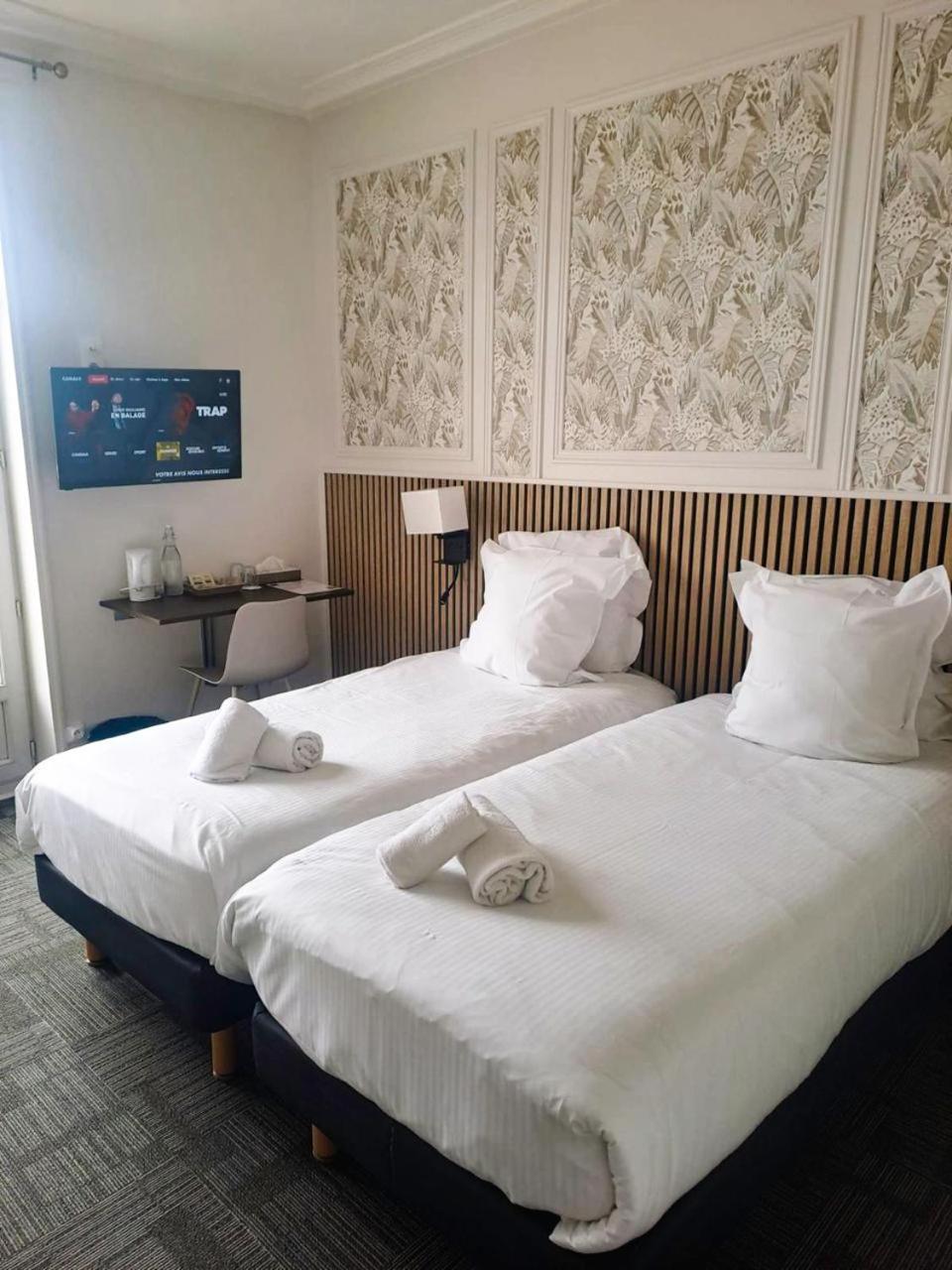 Hotel Le Lion D'Or Bernay  Buitenkant foto